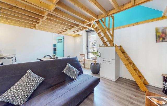 Cozy Home In Neuilly Le Vendin With Wifi