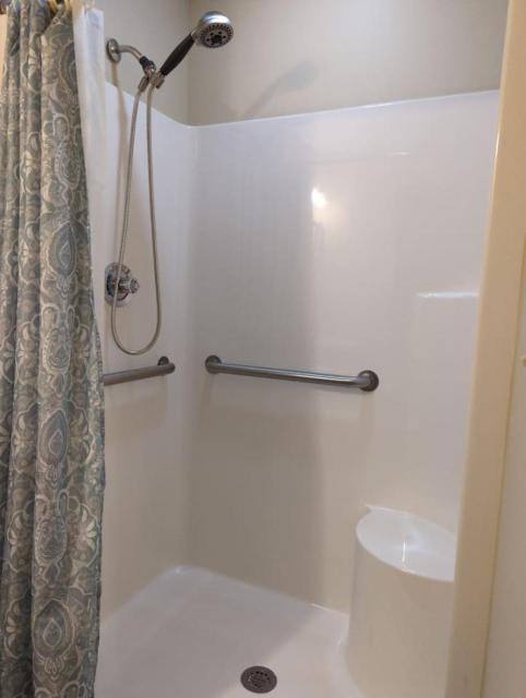 Waterloo Suites Queen 1