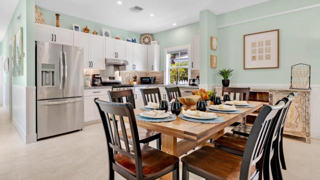 Duke of Catherine by Last Key Realty
