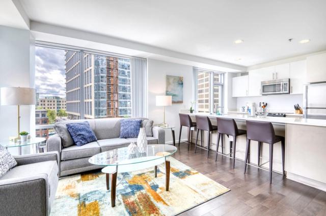 Spacious Apt Near Kendall Sq