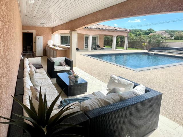 Private swimming pool & jacuzzi magnifique villa provençale