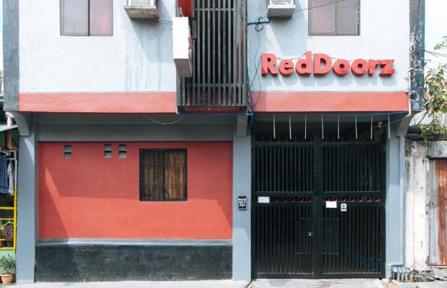 RedDoorz at A&F C5 Pinagsama Taguig