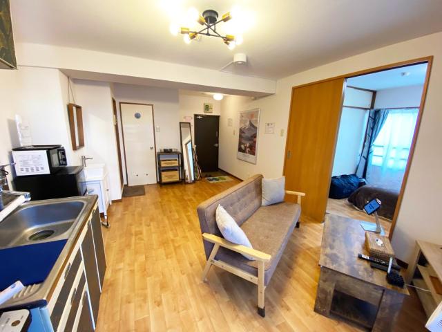 1min walk to sta, drct bus to HND! Easy access! 01