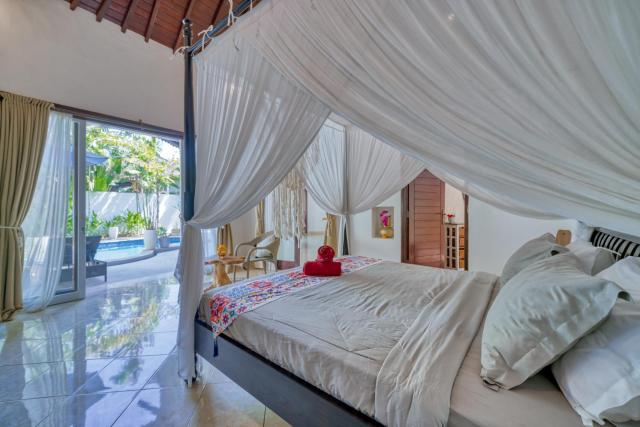Peaceful 2bd Seminyak villa with Private Pool and Garden