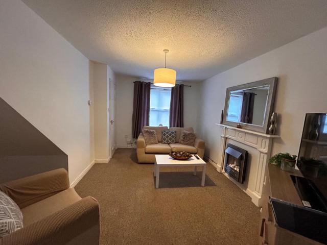 Bluebell House 2 bedroom with parking and garden