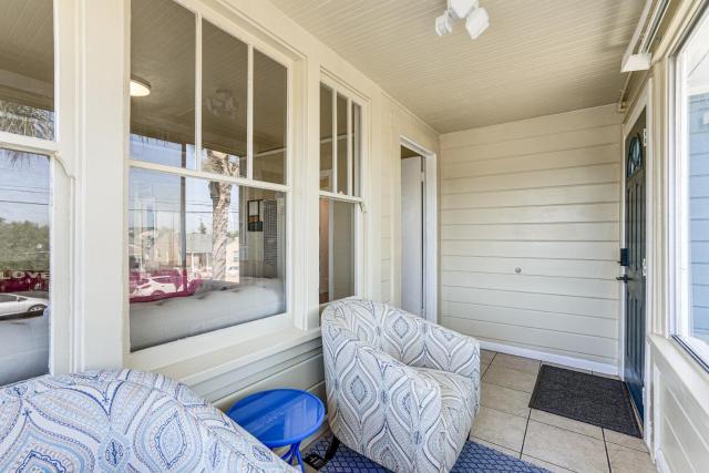 Oakland Apartment: 8 Mi to Dtwn!