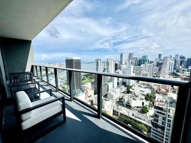 New 2BD 2 BATH LUX Penthouse City and Bay View