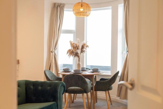 Apartment 4, King's Court