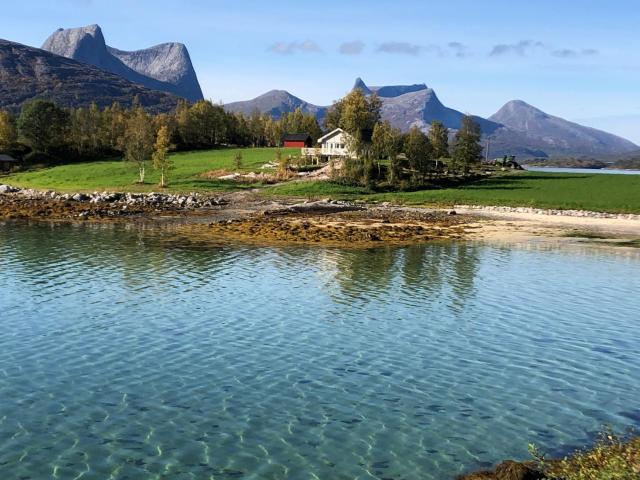 Efjord and Stetind Resort - Cabin Kobbernestinden