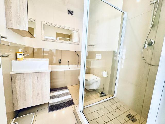 Big Bay Stunning Upmarket Apartment