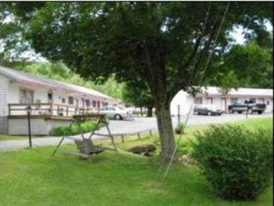 Four Seasons Motel
