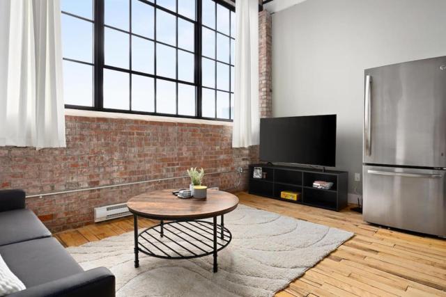 Chic Loft in Peoria Warehouse District