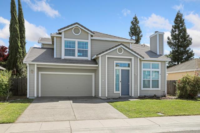 Remodeled 3B2B Bright House with a King Suite