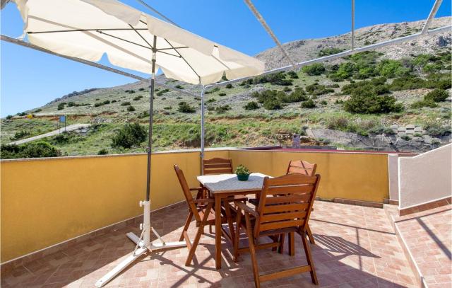 1 Bedroom Cozy Apartment In Bosana