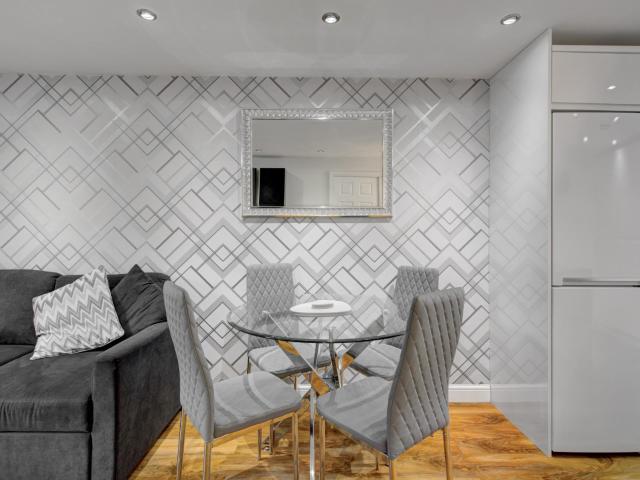 Stunning Manchester Apartment with Parking - Pass the Keys