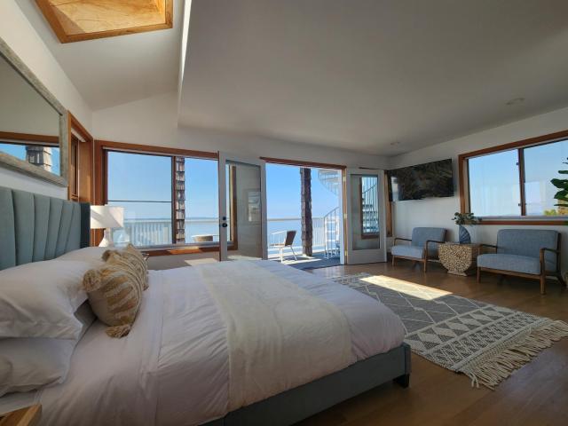 Warm Beach House Stanwood