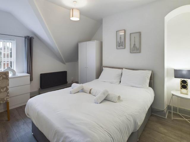 Warm 2BR in heart of Ormeau