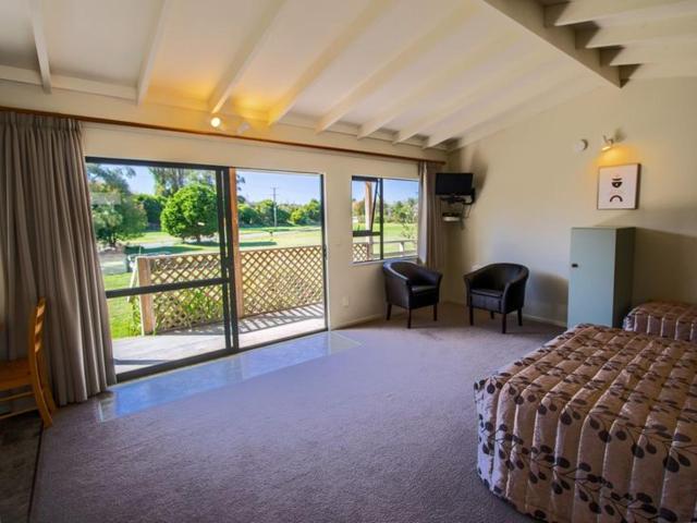 Marahau Riverside cottages