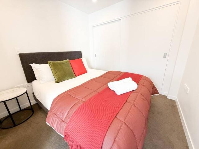 Sky Stars Central Haven Studio with nice pool In CBD heart QS051