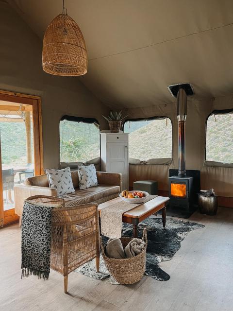 Grysbokkloof Private Nature reserve luxury Glamping 6km from Montagu
