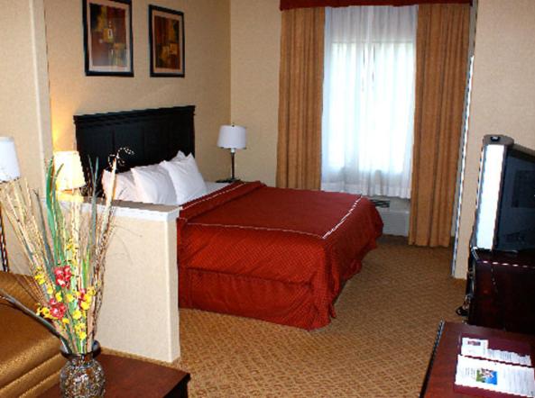 Holiday Inn Express & Suites Longview South I-20 by IHG