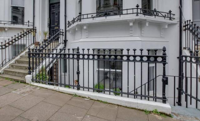 Central Brighton flat, 3 bedrooms, sleeps 6, close to shops and beach