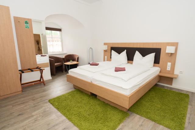 Hotel Garni BURG WALDENSTEIN