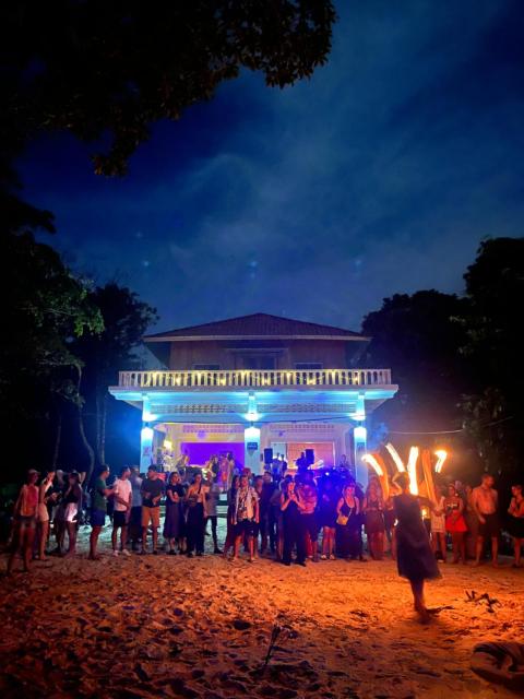 Lovesick Hostel & Bar Mpai Bay