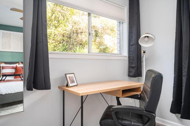 Quiet & Quaint apartment, 5 mins to airport and 15 mins to downtown