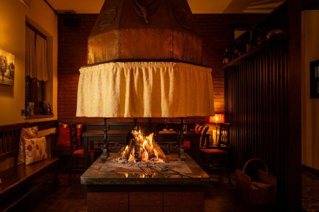 Al Fogolâr Rooms & Osteria with Saunaland