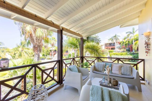 Stylish Apartment with Pool Near Jan Thiel Beach