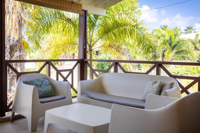 Stylish Apartment with Pool Near Jan Thiel Beach