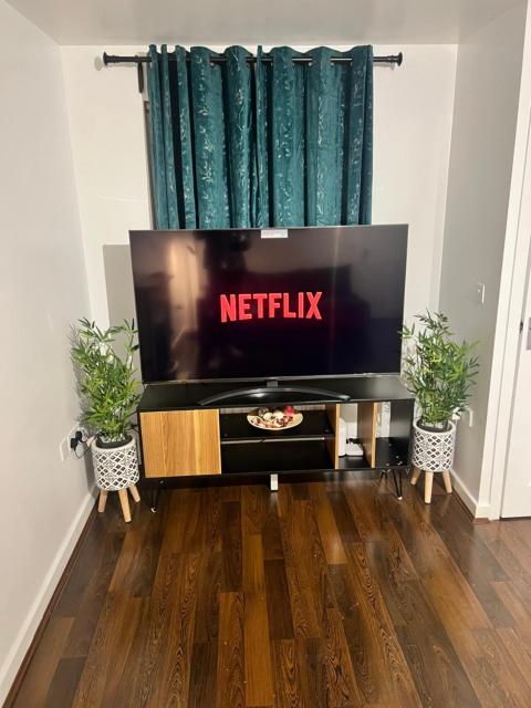 New Manchester City Getaway House with 2 FREE Parking