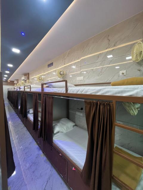 Apex Dormitory Andheri - Near Airport and Marol Metro Station