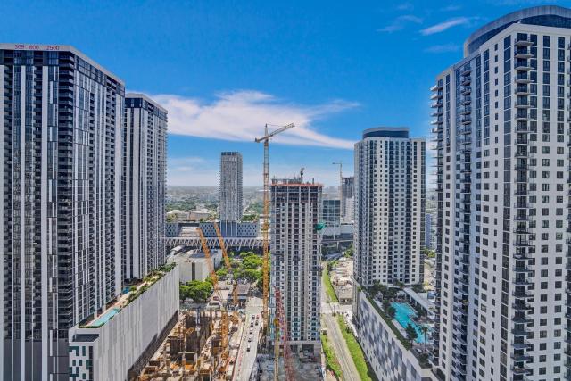 New 2-Bdrm Downtown Miami Apartment with Bay Vista