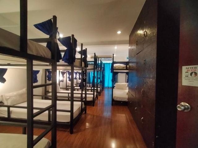 Popeyes Hostel Patong