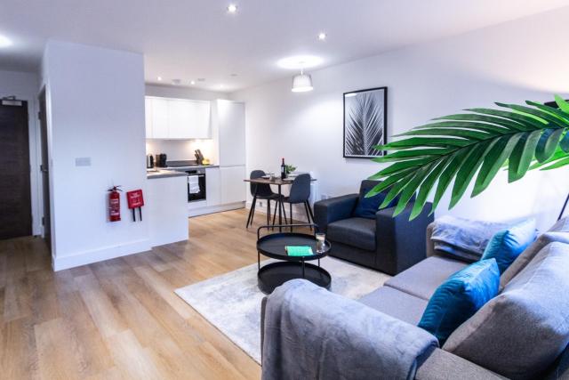 Trendy Apt in the Heart of MCR