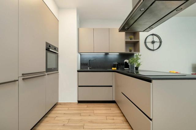 Stylish Apartment with Parking next to Manufaktura by Rent like home