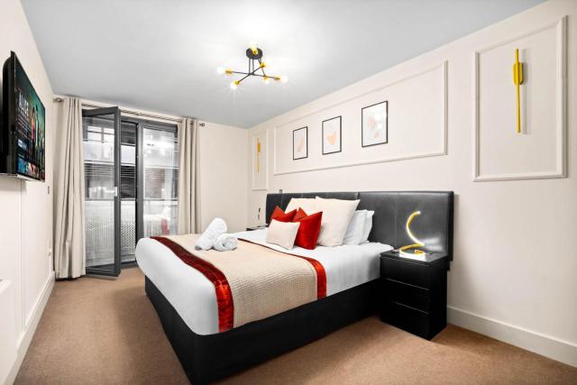 Stylish City Centre Apartment - Balcony & Secure Parking - China Town 29Arc