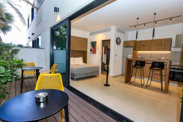 Luxury Garden Studio Apartment 2