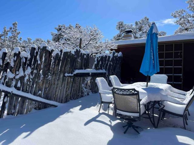 Casita Azul: Cozy Historic Adobe Retreat in Santa Fe