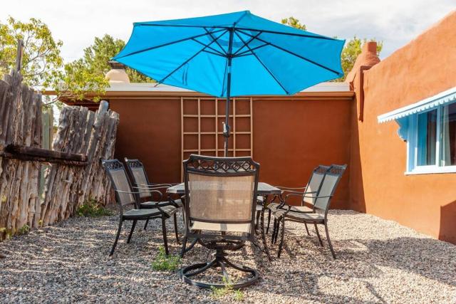 Casita Azul: Cozy Historic Adobe Retreat in Santa Fe