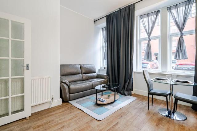 Stunning Ground Floor flat in Southside.