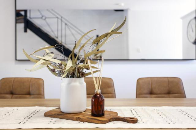 Terrace Heaven - Luxe Retreat in Fremantle