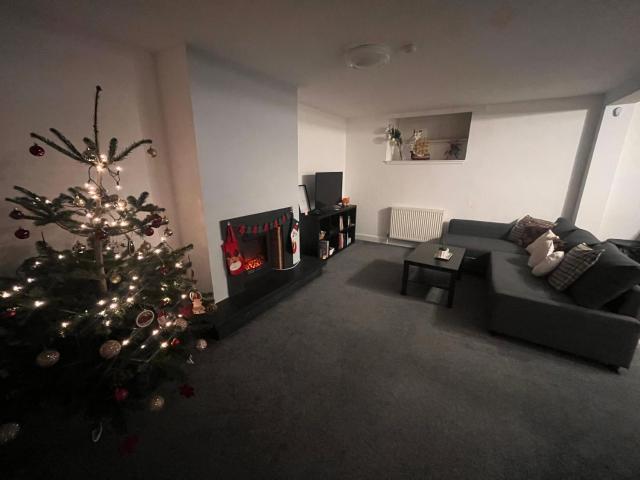 Boyds Entry flat Old town