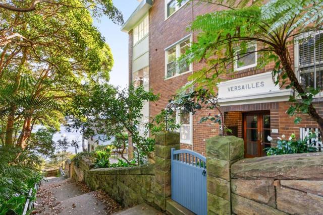 Luxe Lavender Bay - An Iconic Couple's Nest