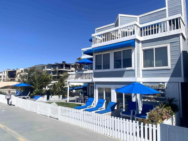 90210 Beach House Middle Unit