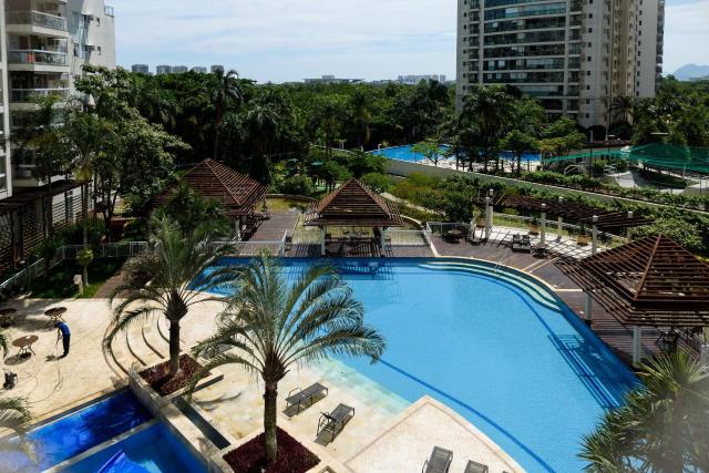Apartamento c/ Piscina e Garagem | FL 960/520