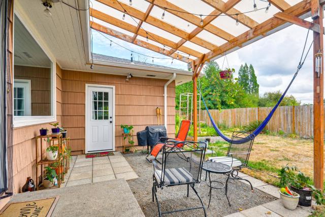 Guest Suite in Portland Area w/ Shared Patio