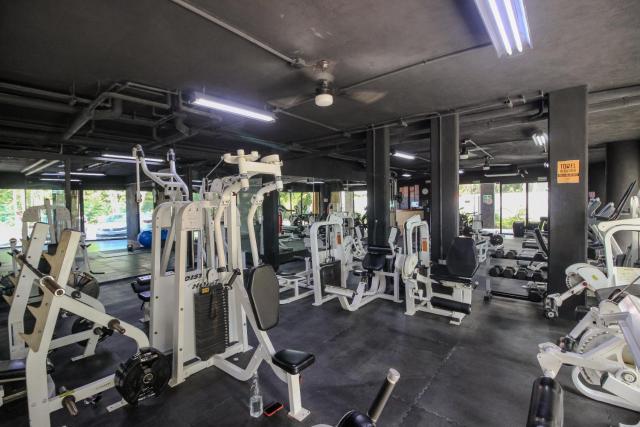Luxury Studio with Rooftop Pool in Best Location